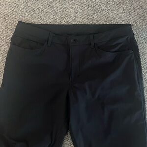Lululemon Men's Sleek Black Pants